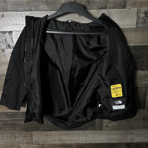 SOLD The North Face Hyvent Rain Jacket Girls Small - Picture 4 of 4